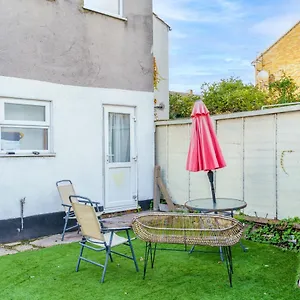 https://apt-modern-2-bed-close-to-westfield-stratford-mall.cambridgehotelsuk.com