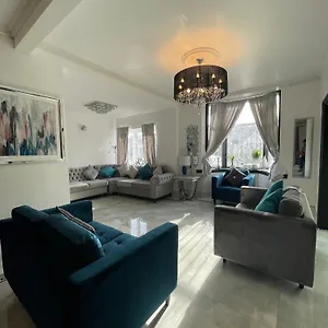 https://private-luxurious-double-bedroom-in-london.brighton-hotels-england.com